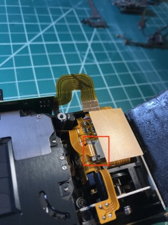 Relese the other flex cable
